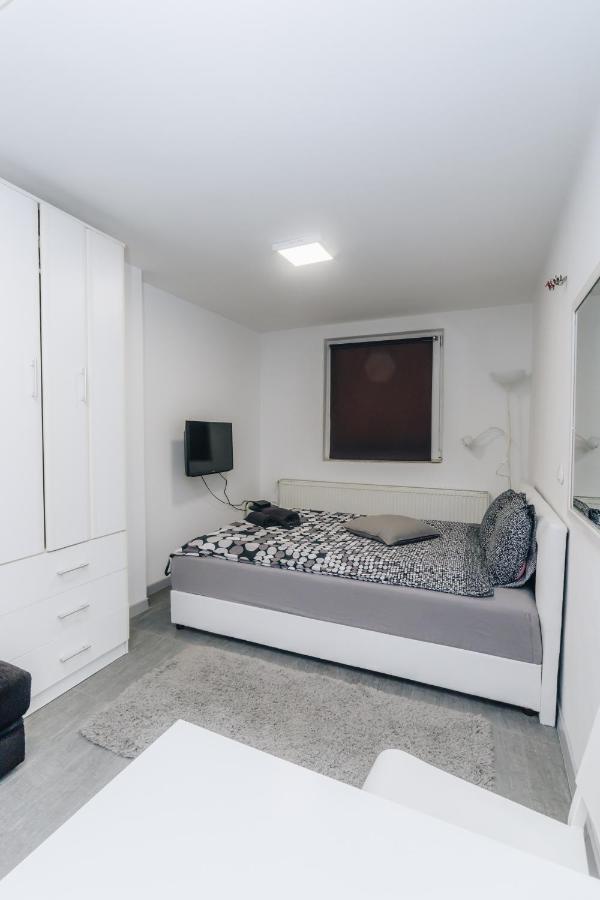 Apartments Luka Kragujevac Luaran gambar